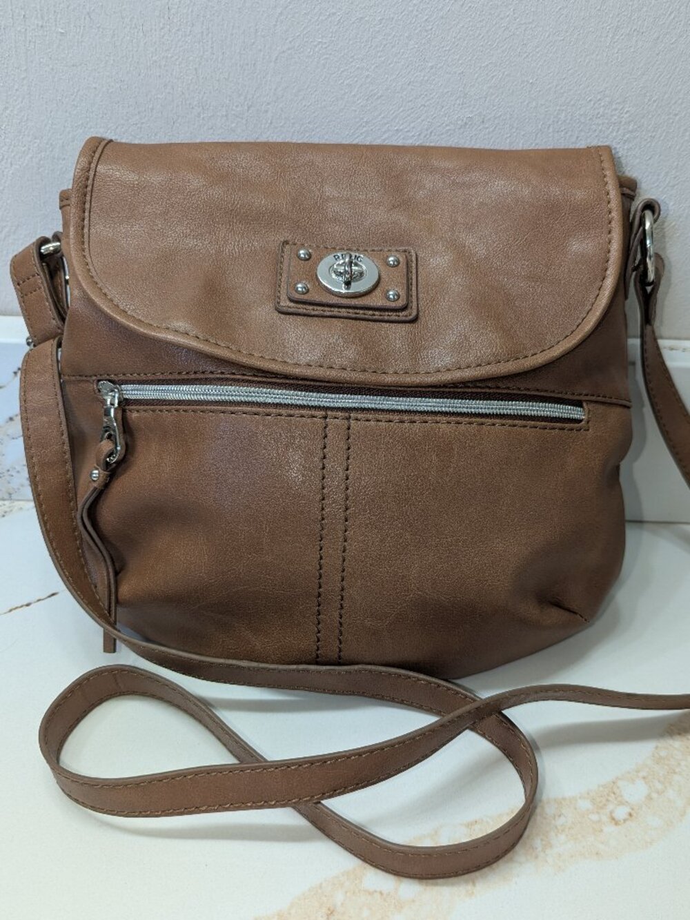 Relic (by Fossil) brown crossbody bag. EUC! - Picture 1 of 6